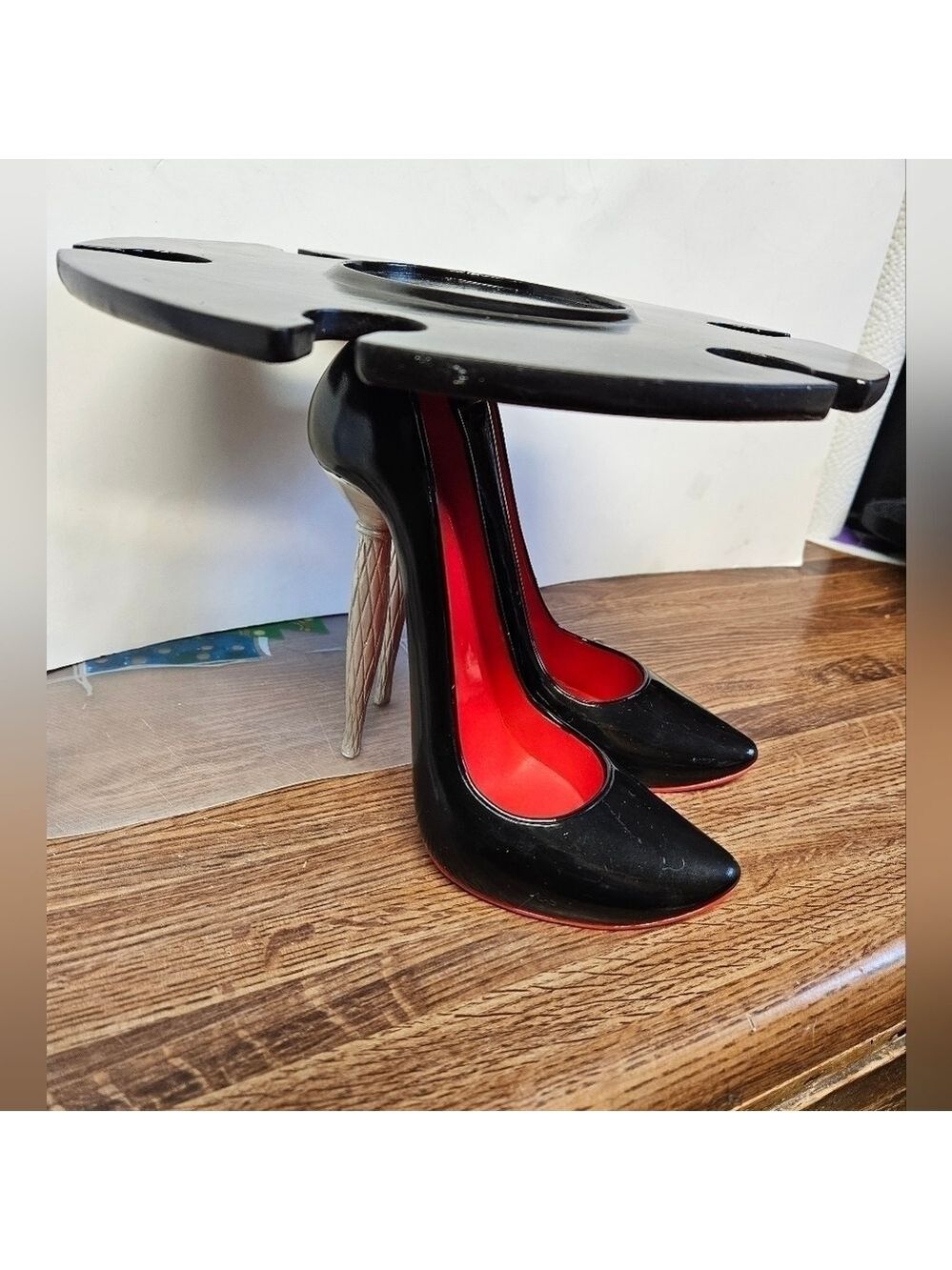 High Heeled Shoes 6-Glass Holder
